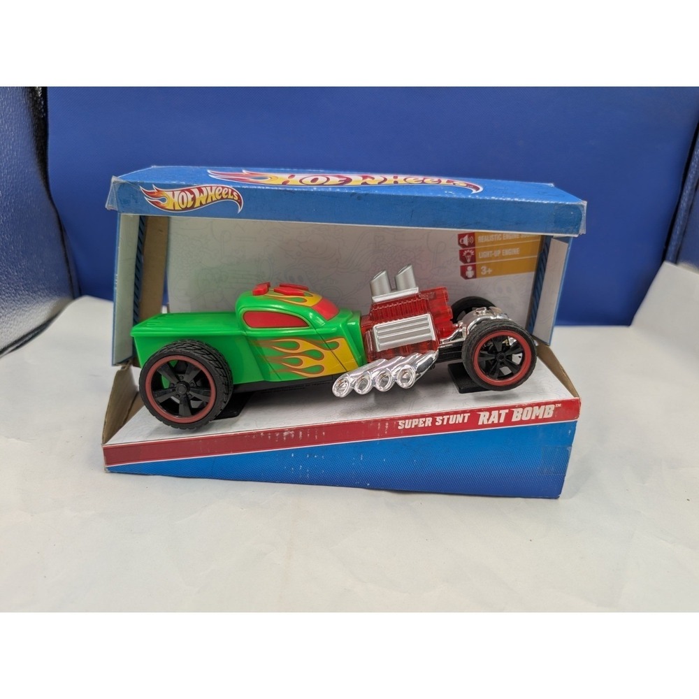Hot Wheels Super Stunt Rat Bomb Vehicle Light Up Engine W Sound & Music